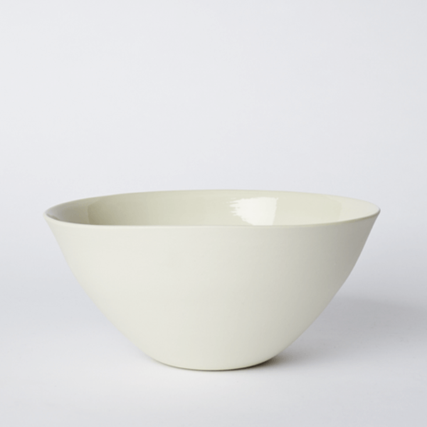 Organic shaped tableware by Mud Australia